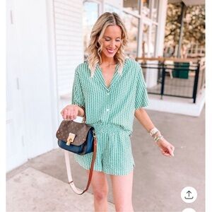 A NEW DAY - WOMEN’S BUTTON DOWN SHIRT AND SHORTS SET - SIZE XS